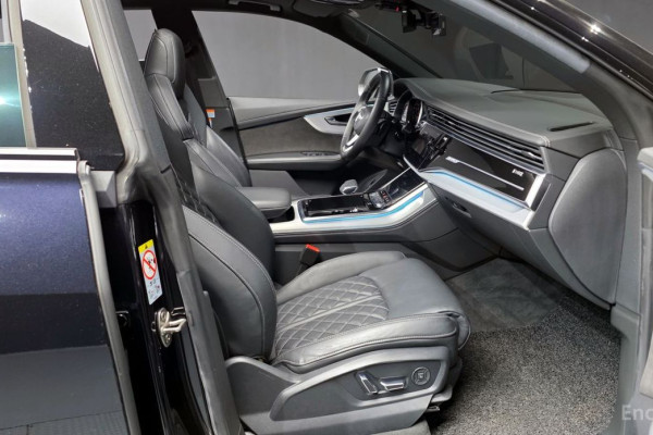 2021 Audi Q8 с пробегом 111 772 км