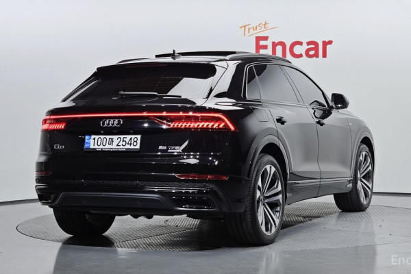 2022 Audi Q8 с пробегом 35 322 км