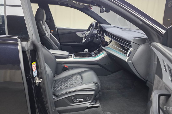 2021 Audi Q8 с пробегом 105 306 км