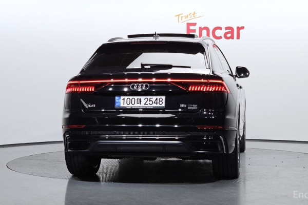 2022 Audi Q8 с пробегом 35 322 км