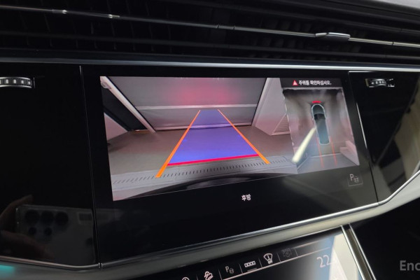 2021 Audi Q8 с пробегом 105 306 км