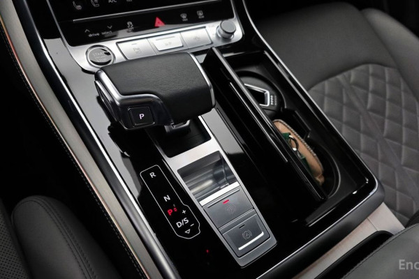 2022 Audi Q8 с пробегом 35 322 км