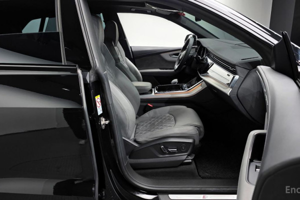 2022 Audi Q8 с пробегом 35 322 км