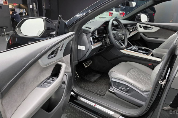 2022 Audi Q8 с пробегом 35 322 км