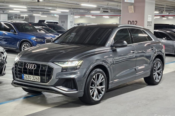 2021 Audi Q8 с пробегом 70 445 км