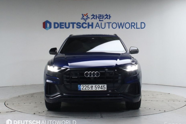 2021 Audi Q8 с пробегом 49 010 км