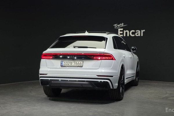 2021 Audi Q8 с пробегом 112 998 км