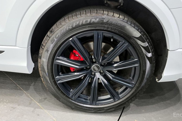 2021 Audi Q8 с пробегом 112 998 км