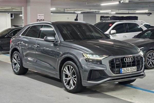 2021 Audi Q8 с пробегом 70 445 км