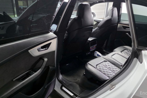 2021 Audi Q8 с пробегом 112 998 км