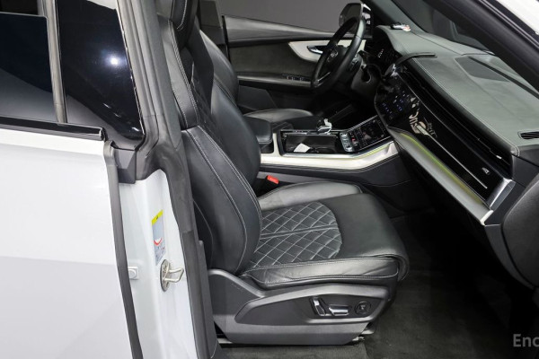 2021 Audi Q8 с пробегом 112 998 км