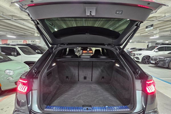 2021 Audi Q8 с пробегом 70 445 км