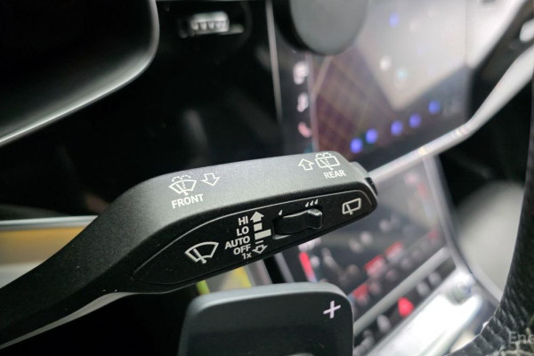 2021 Audi Q8 с пробегом 112 998 км