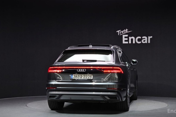 2021 Audi Q8 с пробегом 42 685 км