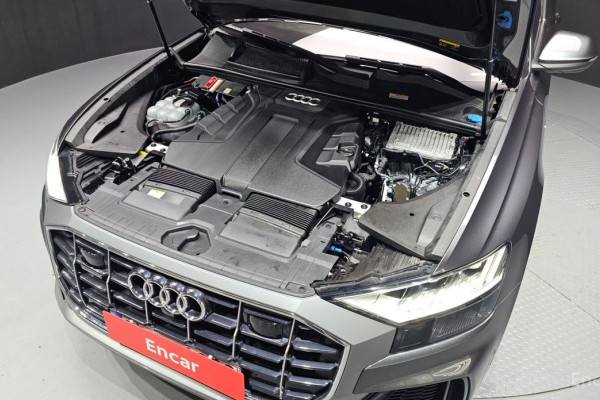 2021 Audi Q8 с пробегом 42 685 км