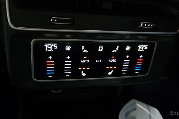 2021 Audi Q8 с пробегом 112 998 км