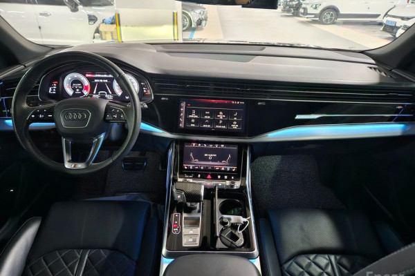 2021 Audi Q8 с пробегом 70 445 км