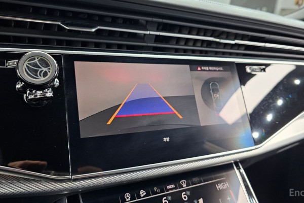 2021 Audi Q8 с пробегом 132 382 км