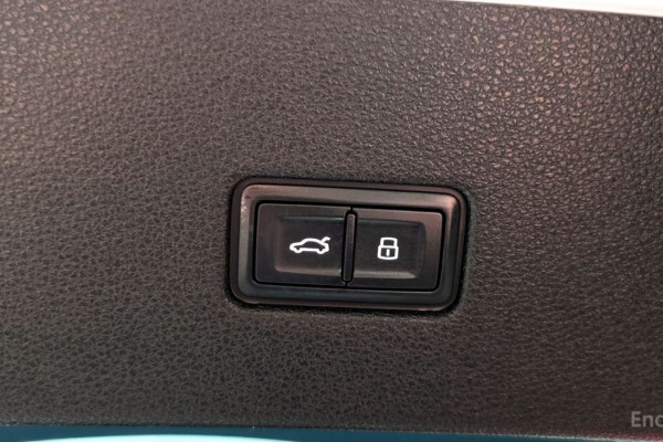 2021 Audi Q8 с пробегом 112 998 км