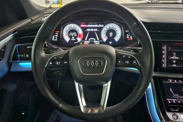 2021 Audi Q8 с пробегом 70 445 км