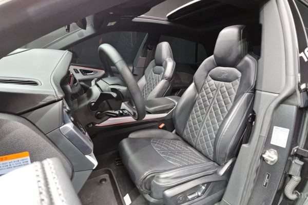 2021 Audi Q8 с пробегом 42 685 км