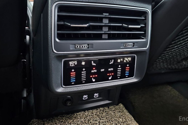 2021 Audi Q8 с пробегом 132 382 км