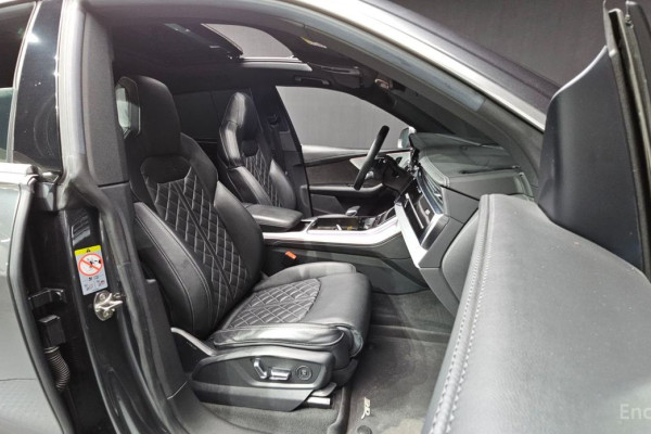 2021 Audi Q8 с пробегом 42 685 км