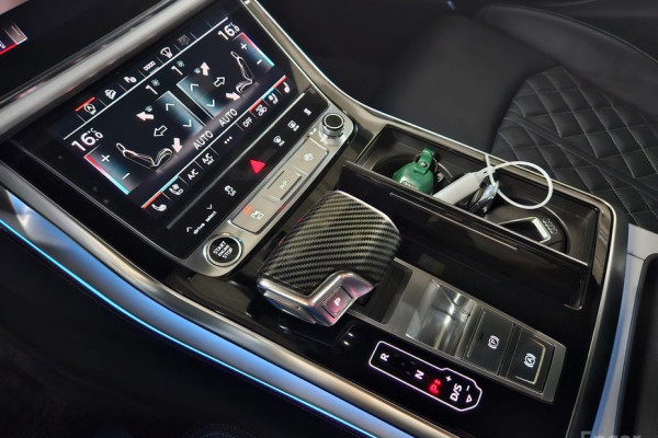 2021 Audi Q8 с пробегом 70 445 км