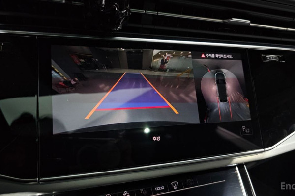 2021 Audi Q8 с пробегом 42 685 км