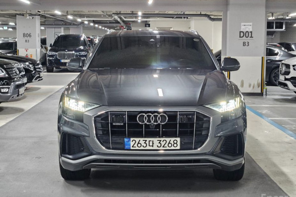 2021 Audi Q8 с пробегом 70 445 км