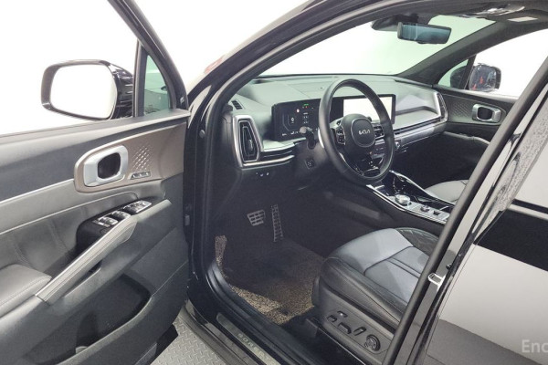 2023 Kia Sorento с пробегом 20 852 км