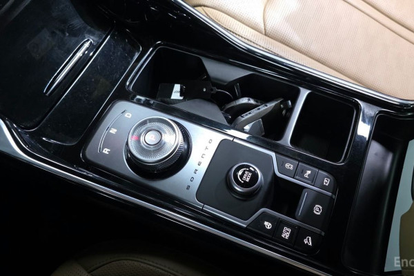 2024 Kia Sorento с пробегом 22 568 км