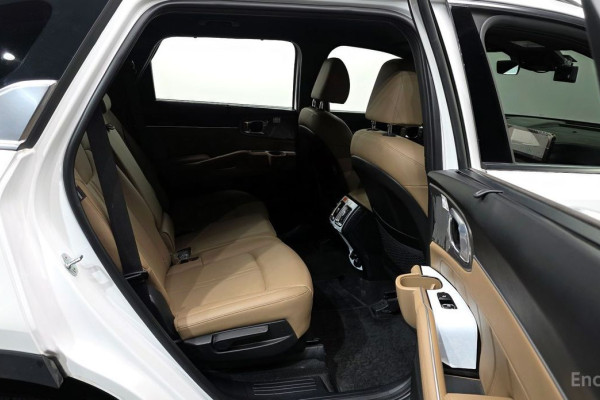 2024 Kia Sorento с пробегом 22 568 км