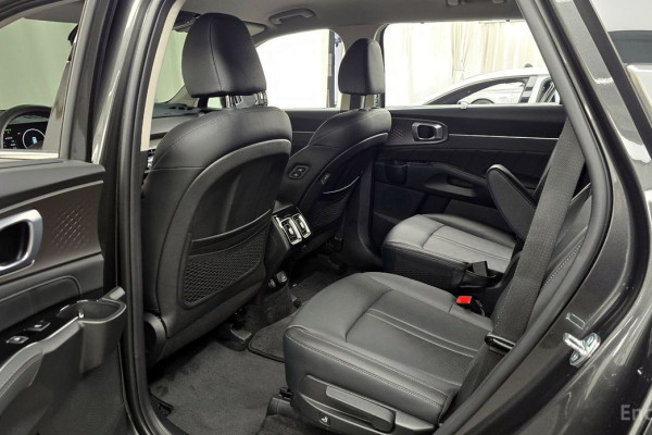 2025 Kia Sorento с пробегом 28 792 км