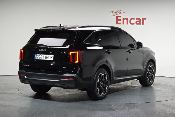 2024 Kia Sorento с пробегом 23 830 км