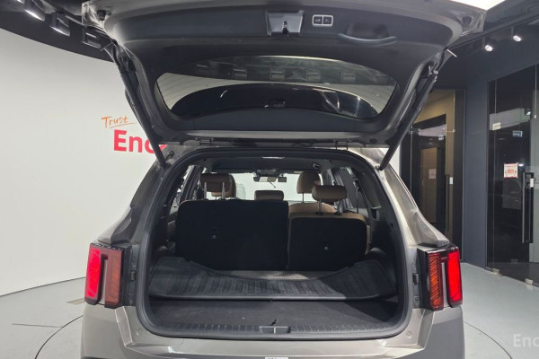 2024 Kia Sorento с пробегом 21 061 км