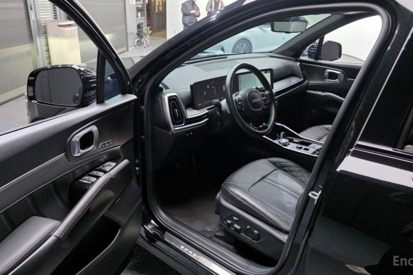 2023 Kia Sorento с пробегом 11 704 км