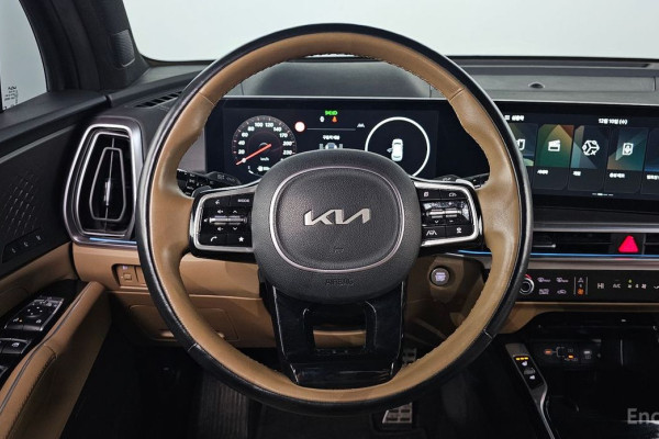 2023 Kia Sorento с пробегом 26 348 км