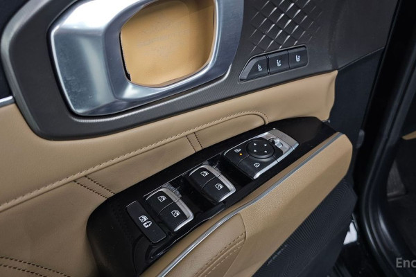 2023 Kia Sorento с пробегом 26 348 км