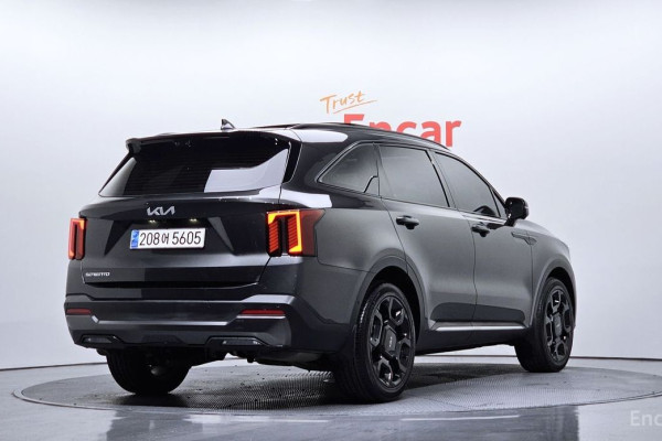 2024 Kia Sorento с пробегом 14 819 км