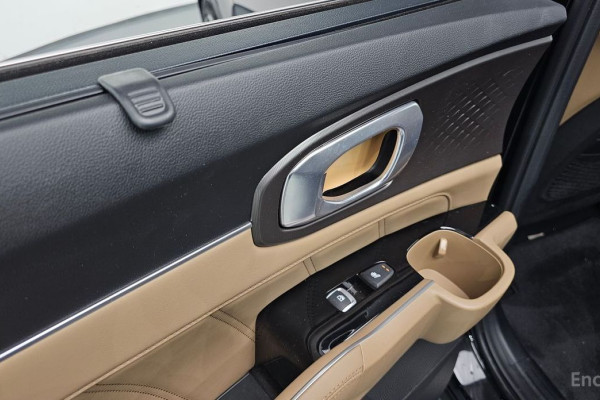 2023 Kia Sorento с пробегом 26 348 км