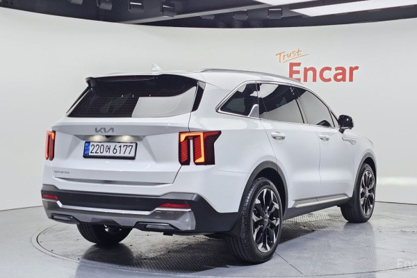 2023 Kia Sorento с пробегом 24 338 км