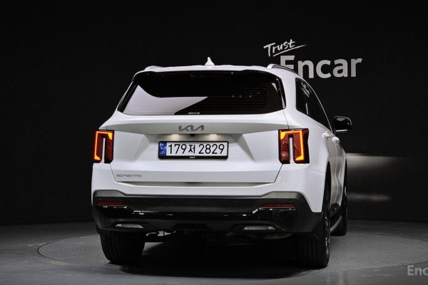 2023 Kia Sorento с пробегом 17 831 км