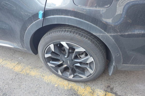 2024 Kia Sorento с пробегом 7 690 км