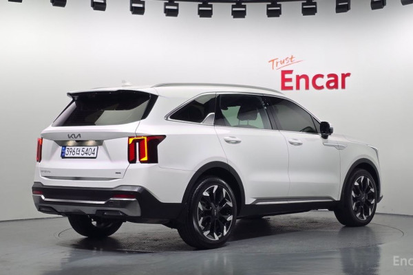 2024 Kia Sorento с пробегом 13 973 км