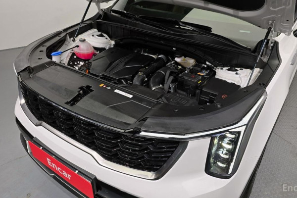 2024 Kia Sorento с пробегом 13 973 км