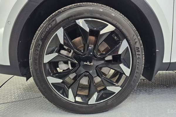 2023 Kia Sorento с пробегом 24 338 км