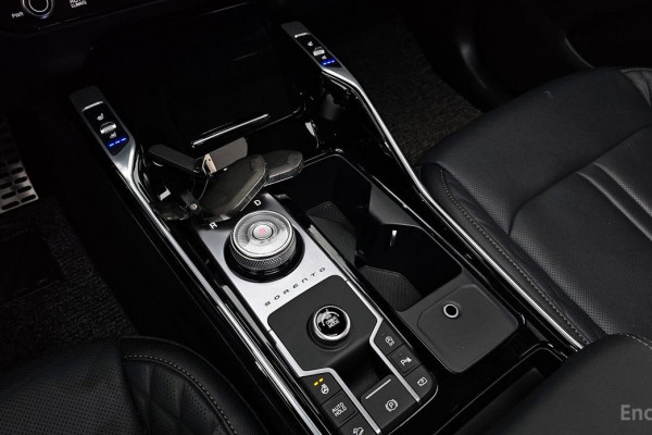 2024 Kia Sorento с пробегом 14 819 км