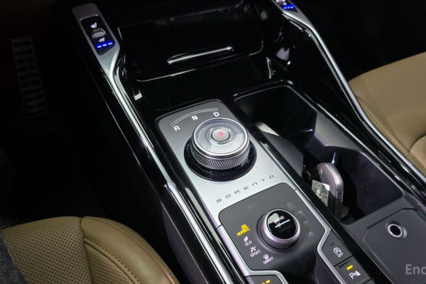 2024 Kia Sorento с пробегом 13 973 км