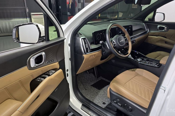 2024 Kia Sorento с пробегом 13 973 км